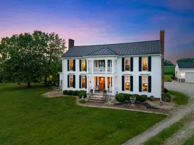 Charming 5-bedroom farmhouse with WiFi, AC in lovely Bardstown - image 56 of 61