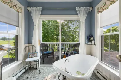 Charming 5-bedroom farmhouse with WiFi, AC in lovely Bardstown - image 53 of 61