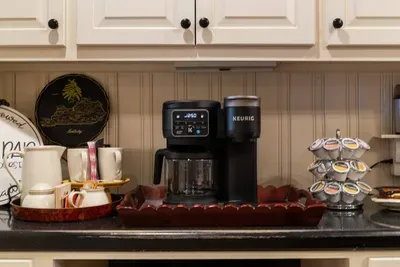 Charming 5-bedroom farmhouse with WiFi, AC in lovely Bardstown - image 24 of 61