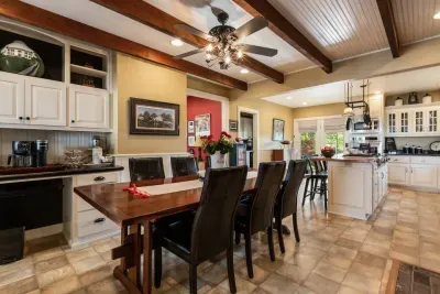 Charming 5-bedroom farmhouse with WiFi, AC in lovely Bardstown - image 23 of 61