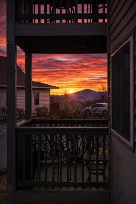 Mountain-view porch—front-row seats to brilliant sunsets