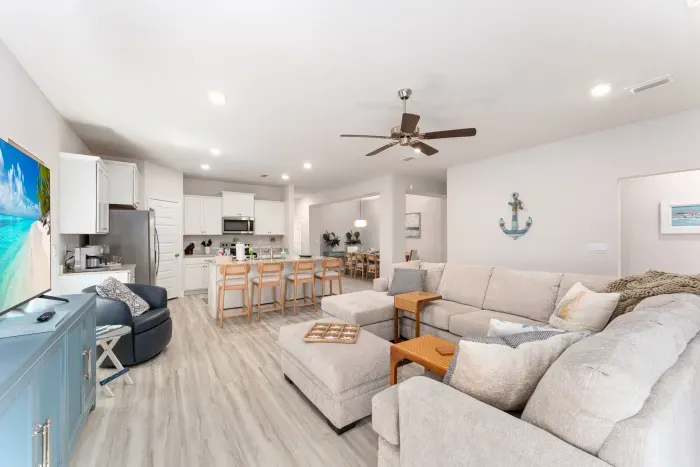 Open floor plan to enjoy your family and friends.