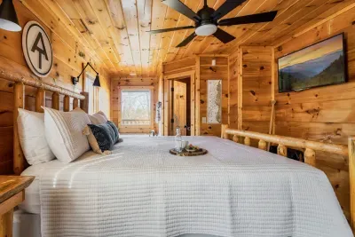 Hiking Room: King size bed