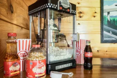 Fresh-popped theater corn