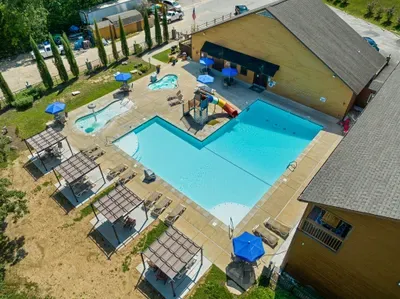 Community Outdoor pool