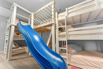 Sleeps 6 children and play all day/night!
