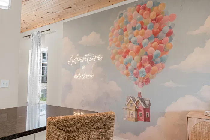 Floating into full vacation mode with a touch of magic. 🎈✨