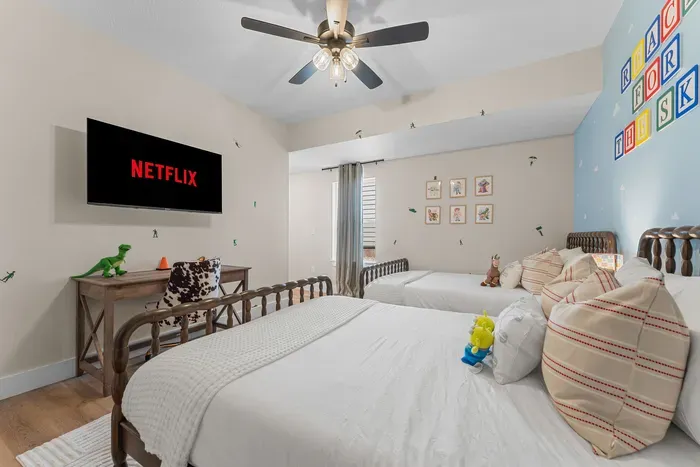 From bedtime stories to unforgettable memories, this Toy Story-themed room adds a little extra magic to your family vacation.