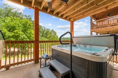 Relax, recharge, and enjoy peaceful moments in the warmth of your private hot tub. 🛁
