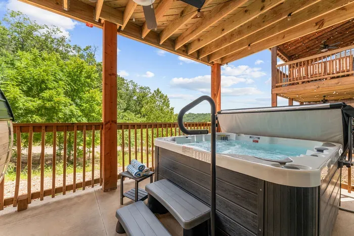 Relax, recharge, and enjoy peaceful moments in the warmth of your private hot tub. 🛁