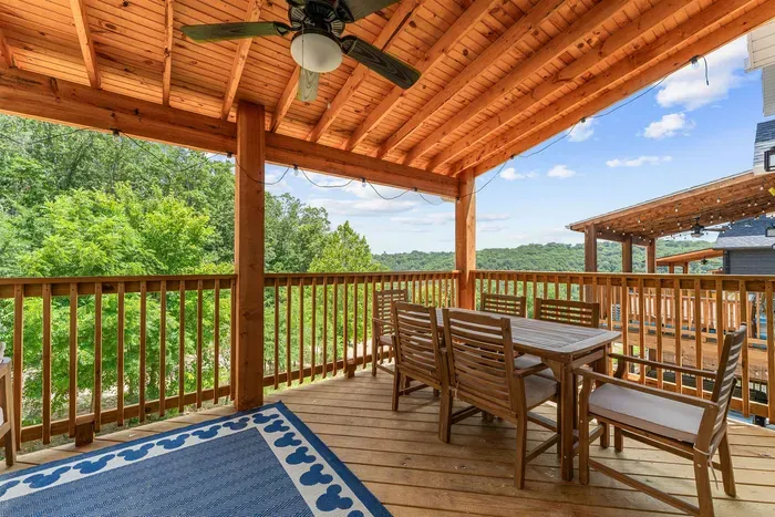 Enjoy fresh air and peaceful moments in this inviting outdoor space, perfect for relaxing and gathering with loved ones. 🌿