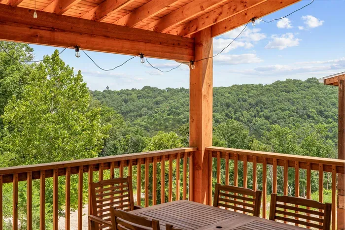Wake up, unwind, and soak in the peaceful scenery from your private upper deck retreat. 🌿