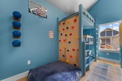Climb, shoot, and sleep—the ultimate dream bedroom for kids! 🧗‍♂️🏀💤