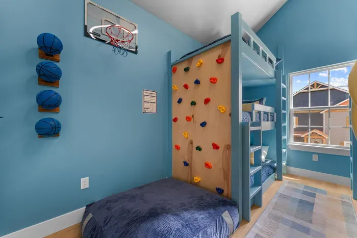 Climb, shoot, and sleep—the ultimate dream bedroom for kids! 🧗‍♂️🏀💤