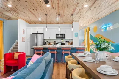 Bright, colorful, and fully ready for memorable group meals. 🎨🥗