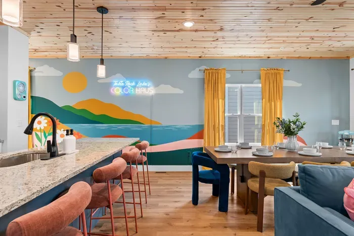 From kitchen prep to dining table laughs—the ultimate gathering space. 🍽️✨