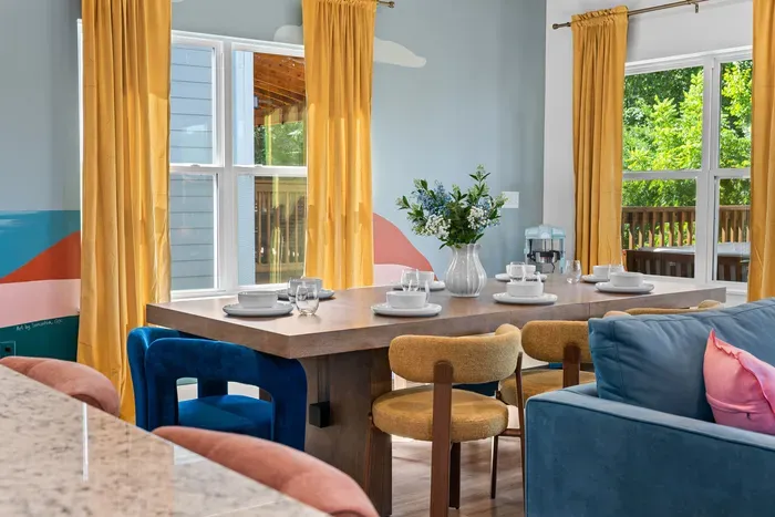 The ultimate spot for group feasts and shared memories. 🍳💖