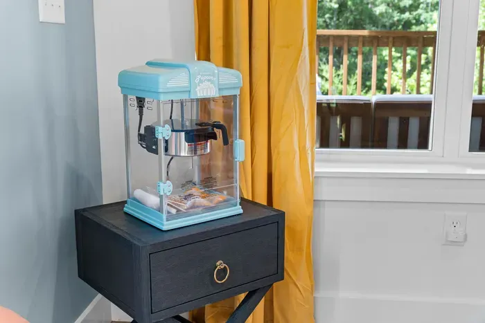 Movie night just got a major upgrade—fresh, hot popcorn included! 🍿🎥