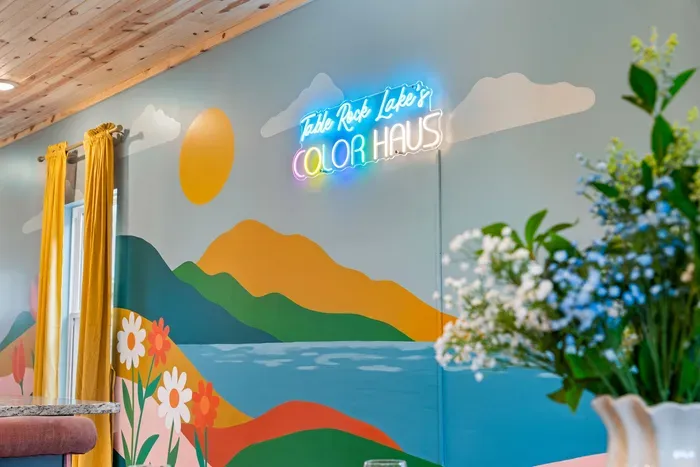The ultimate photo backdrop for your vacation photo dump. 📸✨