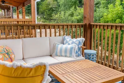 Step outside and let the Ozark peace do its magic. 🌿✨
