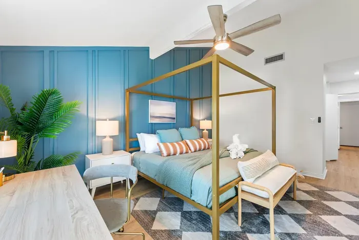 Simple, cozy, and inviting—this bedroom is designed for ultimate relaxation. ✨