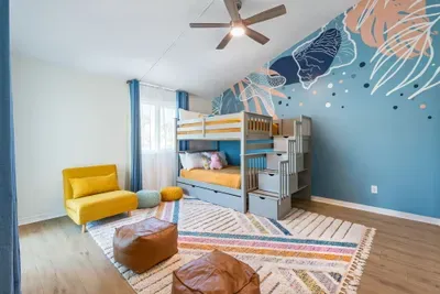 Set sail into adventure! ⚓️ Your little explorers will love this playful kids' bunk room, perfect for creating unforgettable beach memories at Seabreeze Villa!