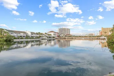 Morning views like this never get old ✨ Just steps from the backyard, South Bay Lake brings peace, beauty, and the perfect start to your day at Seabreeze Villa.