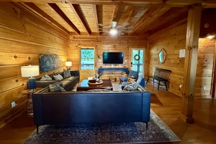 Spacious living room with plenty of seating for your whole group.
