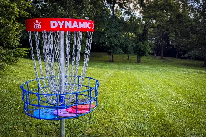 Play the 4-basket disc golf course—discs are provided.