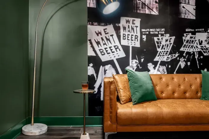 The speakeasy offers an ambiance of the prohibition era 