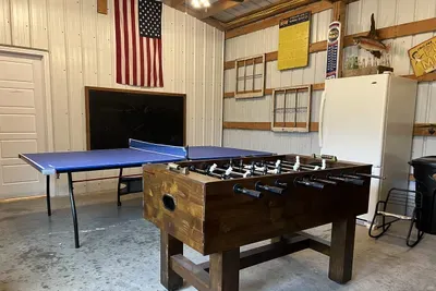 Cold drinks in the extra fridge, a table for a little gamd of cards, what else do you need? Young and old love the Rec-Room. Extra bathroom keeps the night owls in their natural habitat so tho