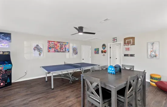 How cold you not have fun in this room? Take note parents.  If it gets noisy, there is a door.
