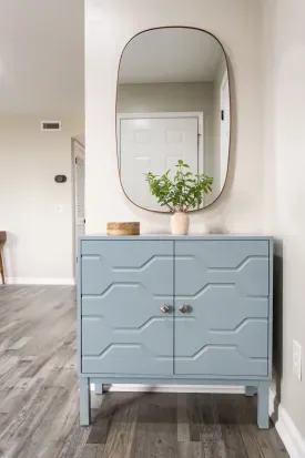 The entry cabinet has a few games for you to enjoy.