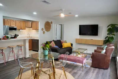 Tiger Town Hideaway - image 23 of 42