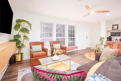 Tiger Town Hideaway - image 20 of 42