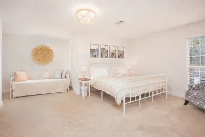 Tiger Town Hideaway - image 2 of 42