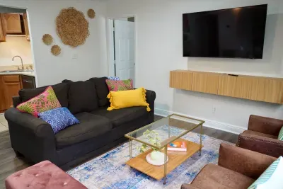 Tiger Town Hideaway - image 25 of 42