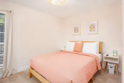 Tiger Town Hideaway - image 4 of 42