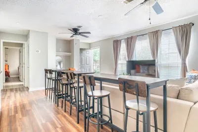 Plenty of seating at mealtime.