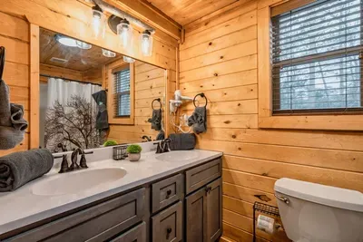 The double sink makes for an easier time getting ready for a day/night out.