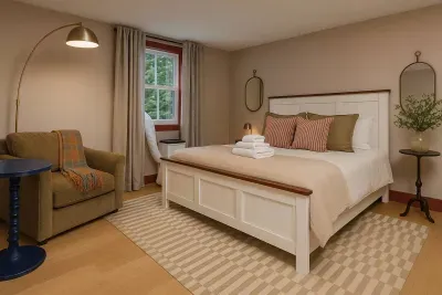 The extra comfortable King bed with high end linens wrap you up in comfort for a good nights rest. The black out curtains ensure you can sleep in.