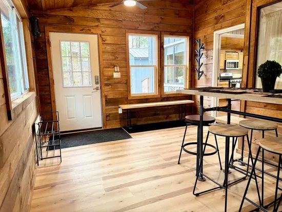 Winter Cabin- Pet Friendly, Fireplace, Near Skiing - image 43 of 52