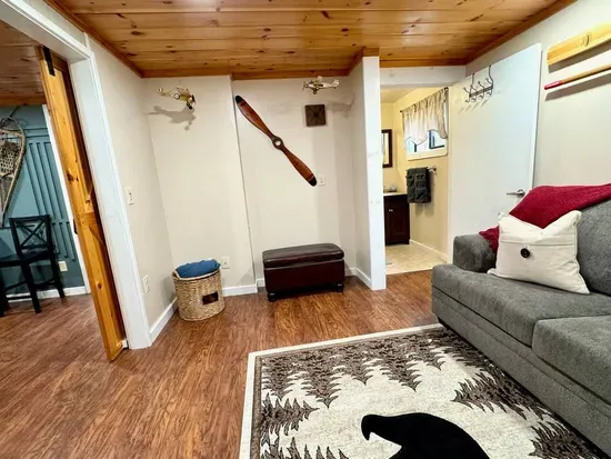 Winter Cabin- Pet Friendly, Fireplace, Near Skiing - image 40 of 52