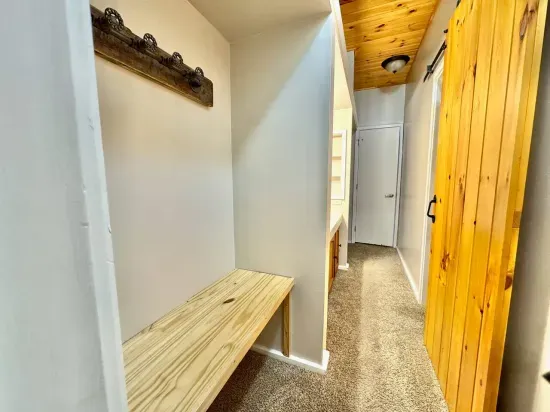Winter Cabin- Pet Friendly, Fireplace, Near Skiing - image 30 of 52