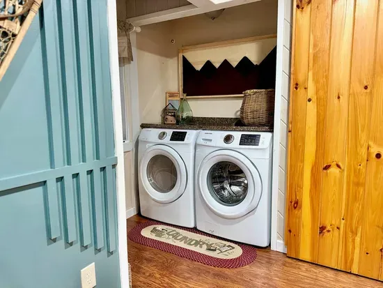 Winter Cabin- Pet Friendly, Fireplace, Near Skiing - image 18 of 52