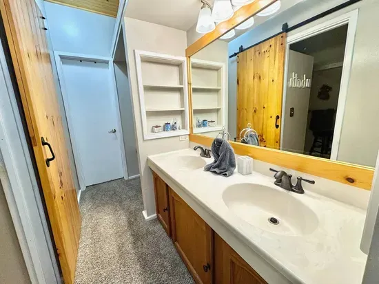 Winter Cabin- Pet Friendly, Fireplace, Near Skiing - image 33 of 52