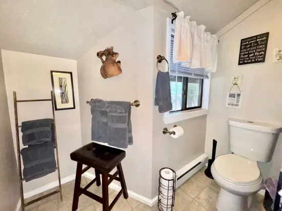 Winter Cabin- Pet Friendly, Fireplace, Near Skiing - image 27 of 52