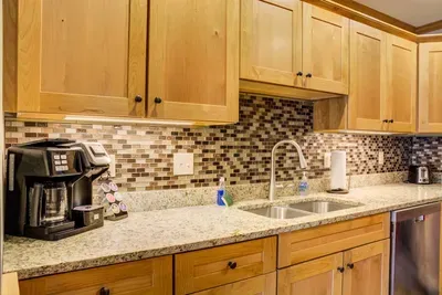 Beautiful clean fully equipped kitchen