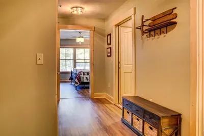 Clean inviting condo on Cranmore mountain