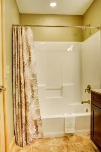 Full size bathroom